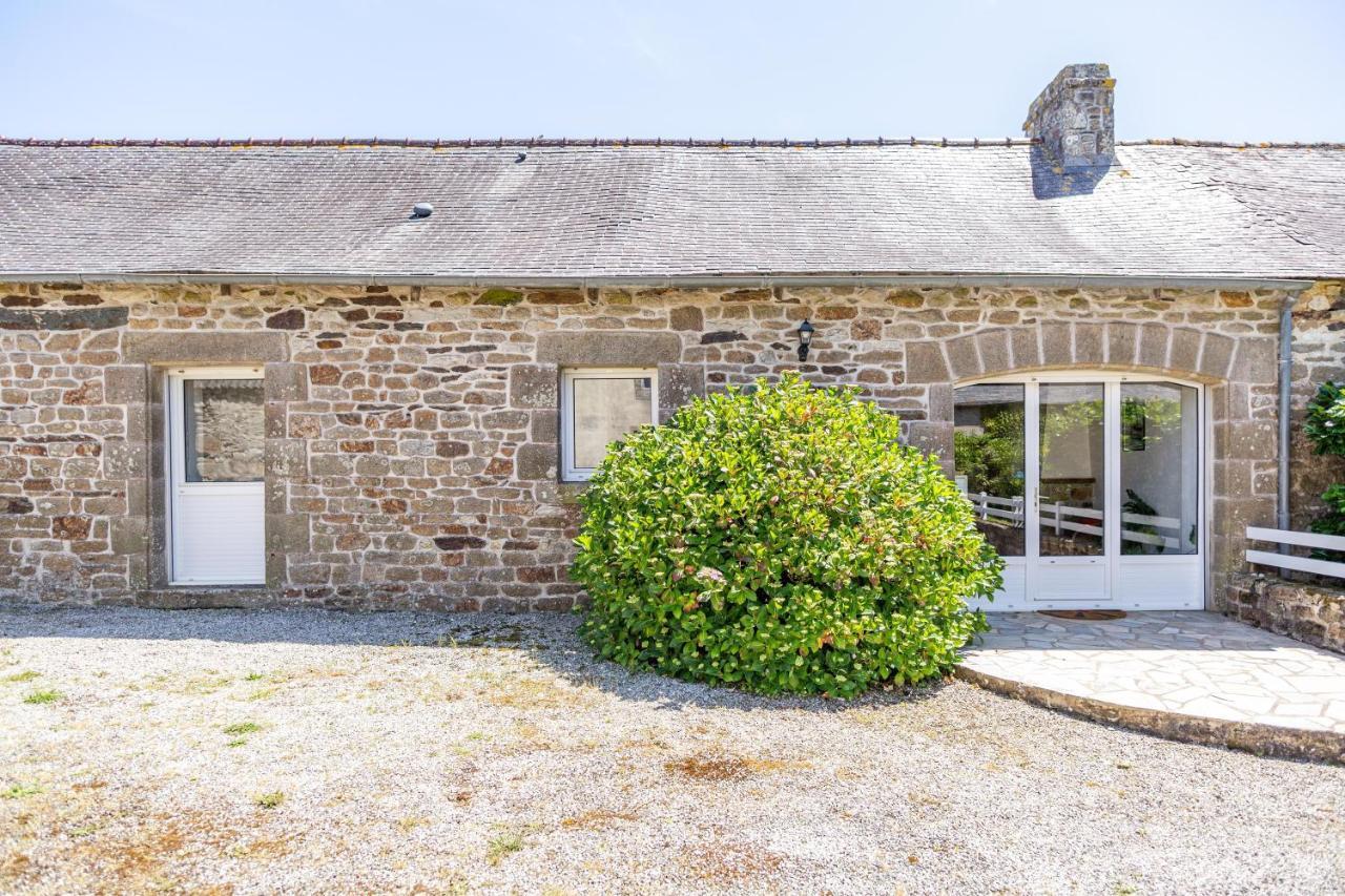 Loustic Villa Plomodiern Bagian luar foto